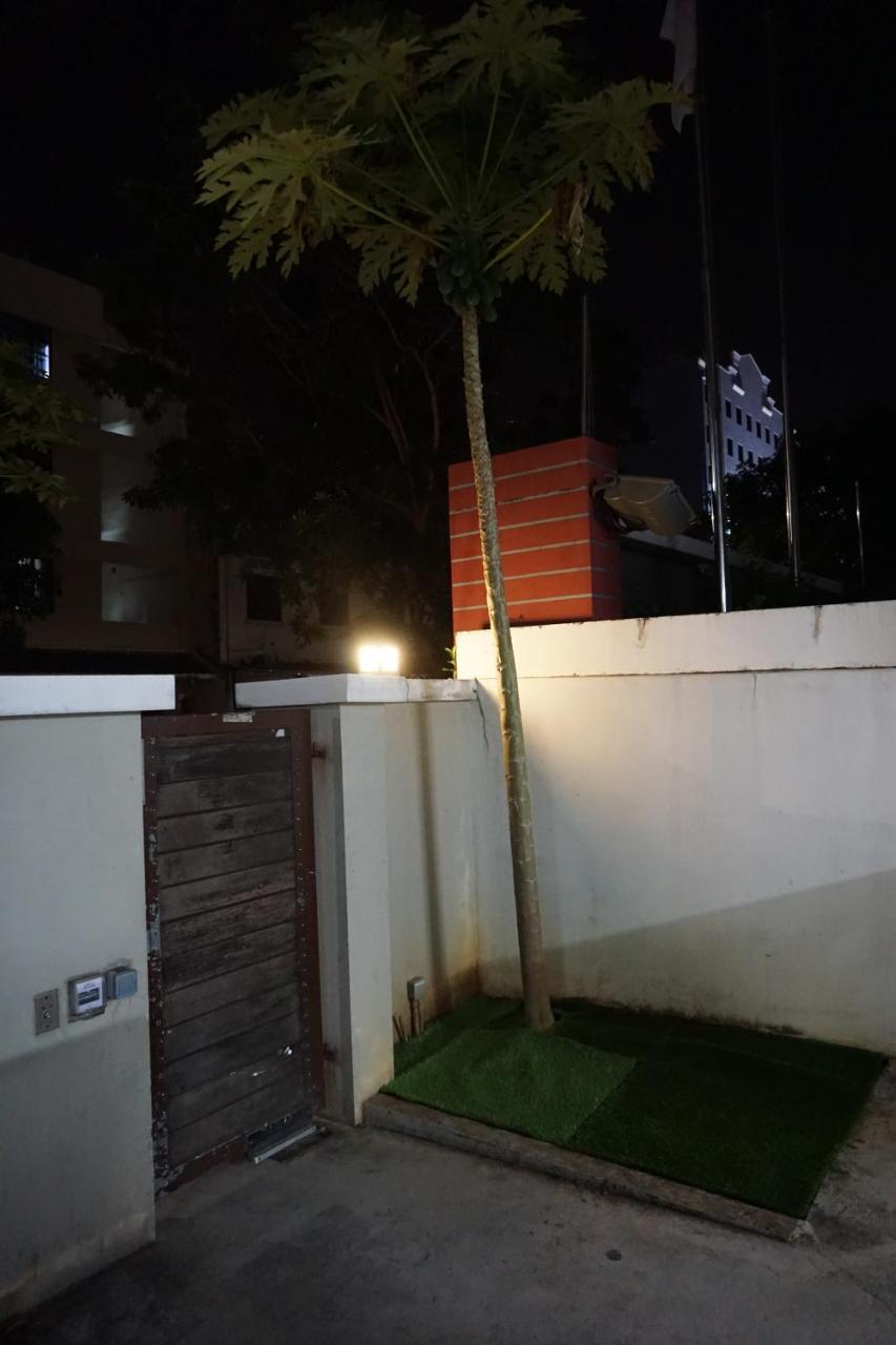 Pangsapuri 38 Lorong 8 Geylang Singapura